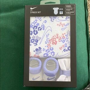 Nike Newborn 3-Piece Set